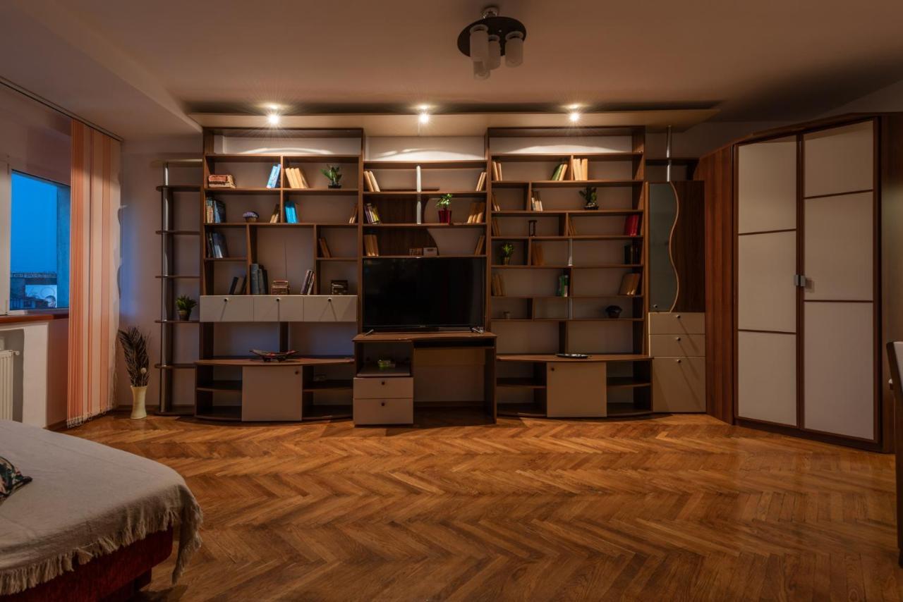 Old Town Home Library Bucarest Extérieur photo